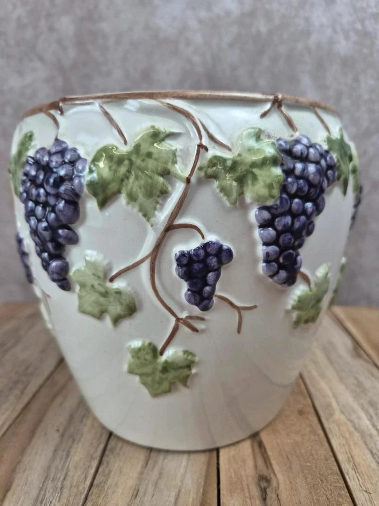 Earthenware plant cachepot decorated with grape clusters and vine leaves – photo 4